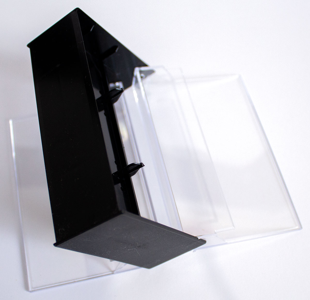 Butterfly style case for 2 audio cassettes