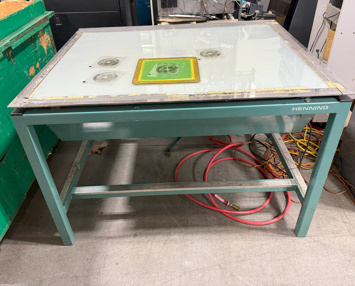 HENNING 40X50 INCH LIGHT TABLE