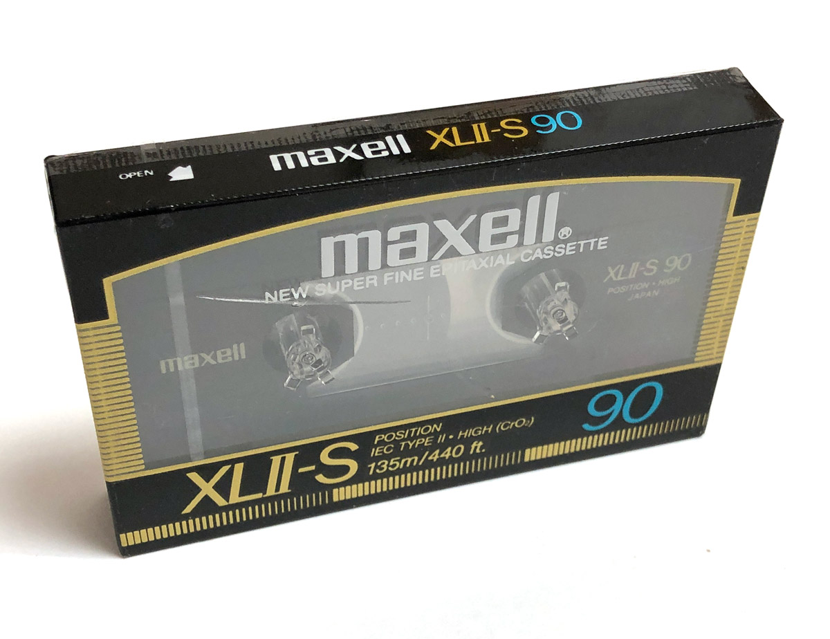 maxell xlii-s with a cracked case